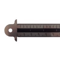 Tipo de medição tipográfica com 6,8,10,12 pontos e intervalo em cm/mm de 30 cm com margem.